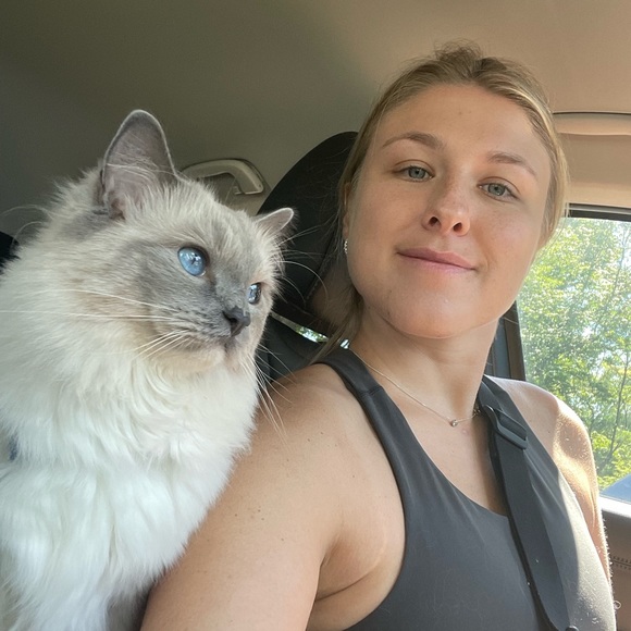 Meet your Posher, Hannah - Picture 3 of 11